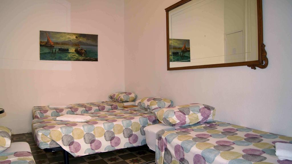 Pension Arosa Barcelona Szoba fotó
